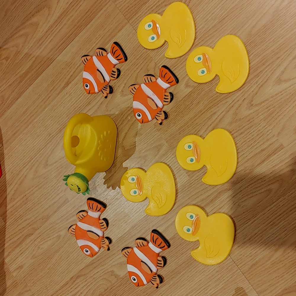 Baby's Bath Accessories